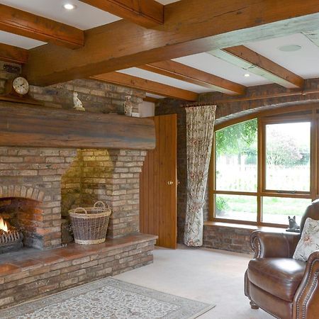 Walled Garden Lodge Ryehill Экстерьер фото