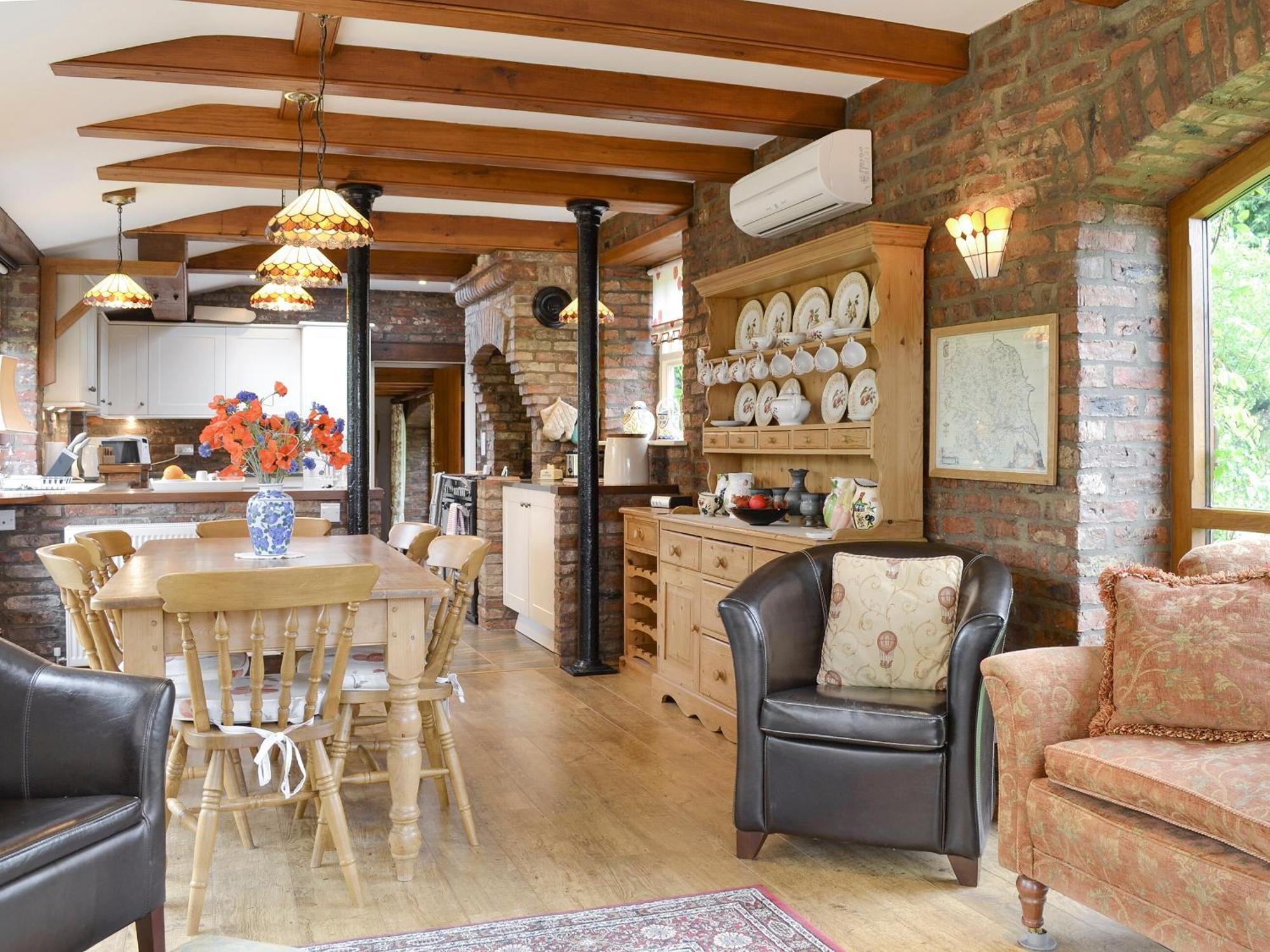 Walled Garden Lodge Ryehill Экстерьер фото